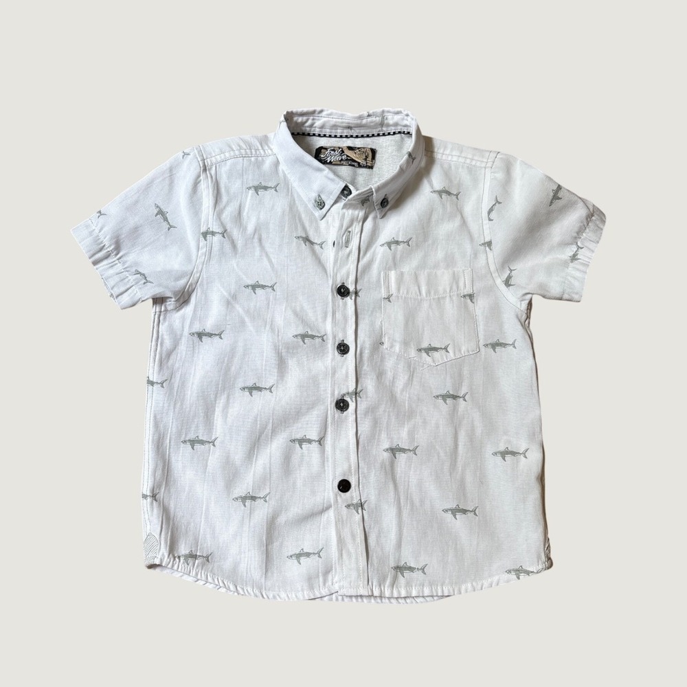 First Wave Shark Print Shirt Boys White Short Sleeve Button Down SIZE 4/5